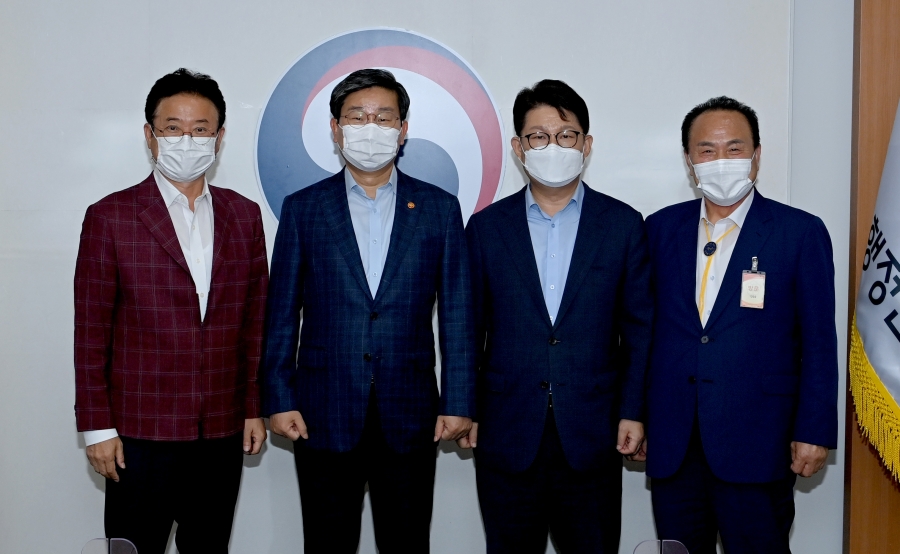 행안부_장관_면담(이철우_r지사__전해철_장관__권영진_시장__김영만_군수).jpg