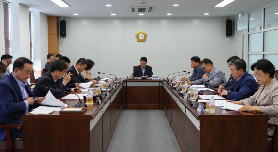 영천시의회, 7월 전체 의원 정례간담회 개최.JPG