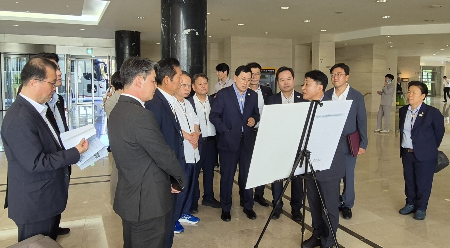 더불어민주당 정청래 대표와 지도부, 경주 APEC 준비 현장 방문.jpg