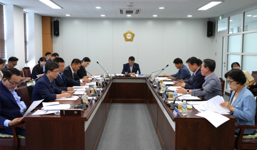 영천시의회, 8월 전체 의원 정...