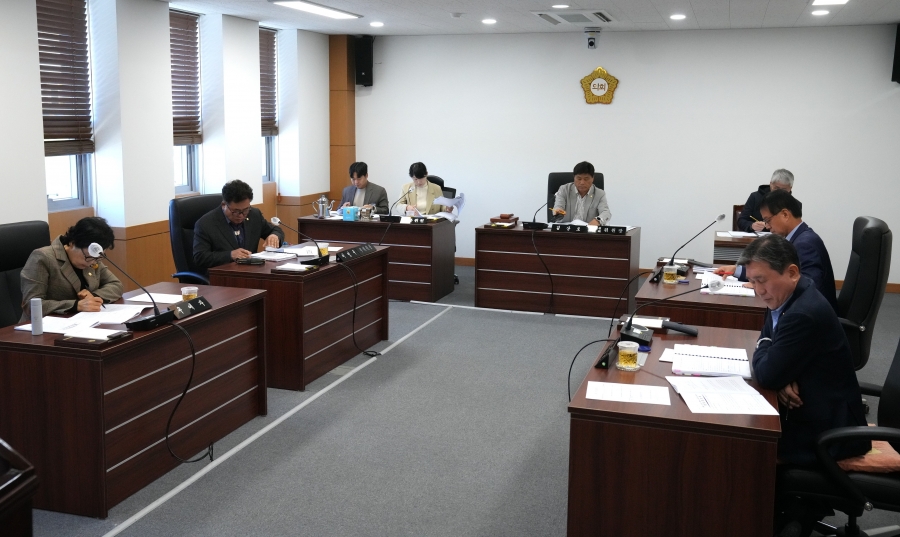 영천시의회 산업건설위원회, 제248회 임시회 상임위원회 활동 마무리.JPG