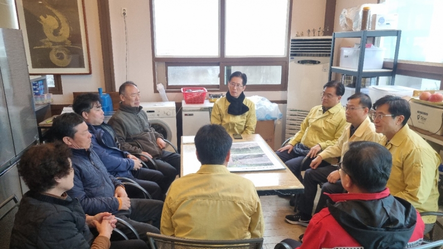 황병석 경북도 행정부지사, 불범점용현장점검 주민들과 간담회 진행.jpg