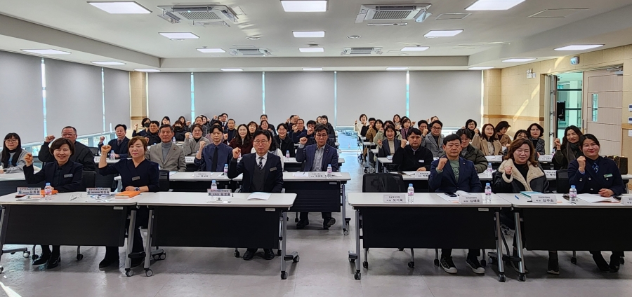 예천교육지원청, 2026년 예천교육 설명회 개최-(단체사진).jpg