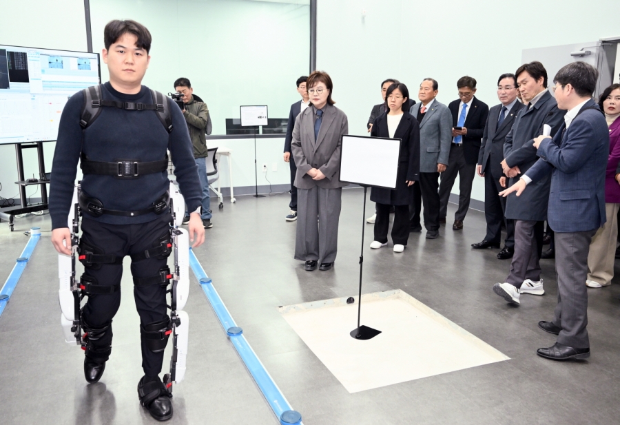 경북도-경산시, ICT 융복합 어린이 재활기기 실증센터 준공.jpg